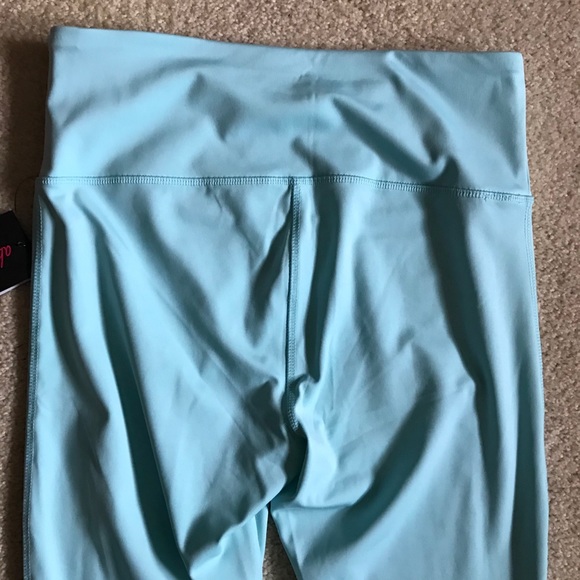 SOLD - NWT Vogo Aqua Workout Capri Leggings - Picture 8 of 16